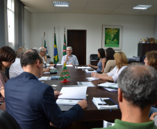 A Secretaria de Estado da Agricultura e Abastecimento vai estimular o crescimento da produção de seda no Paraná, com possibilidade de expandir a atividade em pelo menos 20%.

O secretário Norberto Ortigara disse que o projeto atende a uma determinação do governador Carlos Massa Ratinho Júnior, após sua participação, durante o mês de novembro, do Festival da Seda realizado em Lyon, na França, onde a seda paranaense foi considerada a melhor do mundo. Foto>SEAB