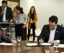 O Governo do Estado e a Klabin anunciaram nesta terça-feira (17) um investimento de R$ 450 milhões da empresa para obras de infraestrutura