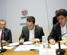 Governador Carlos Massa Ratinho Junior da posse aos novos conselheiros  do Conselho Paranaense de Ciência e tecnologia. Curitiba,17/12/2019 Foto:Jaelson Lucas / AEN