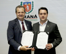 Governador Carlos Massa Ratinho Junior da posse aos novos conselheiros  do Conselho Paranaense de Ciência e tecnologia. Curitiba,17/12/2019 Foto:Jaelson Lucas / AEN