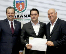 Governador Carlos Massa Ratinho Junior da posse aos novos conselheiros  do Conselho Paranaense de Ciência e tecnologia. Curitiba,17/12/2019 Foto:Jaelson Lucas / AEN
