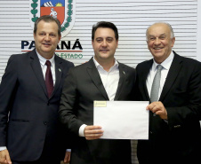 Governador Carlos Massa Ratinho Junior da posse aos novos conselheiros  do Conselho Paranaense de Ciência e tecnologia. Curitiba,17/12/2019 Foto:Jaelson Lucas / AEN