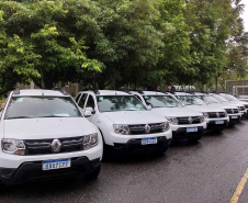 A Agência de Defesa Agropecuária do Paraná (Adapar) recebeu 20 veículos utilitários, que serão utilizados nos serviços de defesa animal. Os carros resultam de parceria com o Ministério da Agricultura, Pecuária e Abastecimento e foram entregues terça-feira (17). Os supervisores regionais estiveram em Curitiba para uma reunião e já seguiram com os veículos para as diversas regiões do Estado. Foto:SEAB