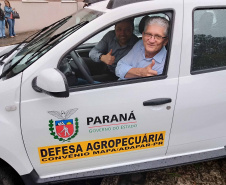 A Agência de Defesa Agropecuária do Paraná (Adapar) recebeu 20 veículos utilitários, que serão utilizados nos serviços de defesa animal. Os carros resultam de parceria com o Ministério da Agricultura, Pecuária e Abastecimento e foram entregues terça-feira (17). Os supervisores regionais estiveram em Curitiba para uma reunião e já seguiram com os veículos para as diversas regiões do Estado. Foto:SEAB
