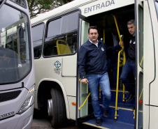 Importantes linhas que atendem o transporte coletivo de oito municípios da Região Metropolitana de Curitiba (RMC) ganharam 22 ônibus novos. Os veículos foram entregues pelo governador Carlos Massa Ratinho Junior, nesta quarta-feira (18), durante evento no Parque Barigui, em Curitiba.Foto:Jaelson Lucas / AEN