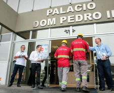 O Governo do Estado mobilizou toda a sua estrutura para ações integradas de combate à dengue, durante esta quarta-feira, 18 de dezembro, dando início a série de atividades que serão realizadas ao longo dos próximos meses.Porto de Paranaguá. Foto: Claudio Neves