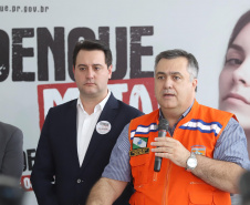 O governador Carlos Massa Ratinho Junior afirmou nesta quarta-feira (18) que o Paraná está em guerra contra a dengue. Ele convocou a população a colaborar no combate ao mosquito transmissor da doença para evitar o risco de uma grande epidemia no Estado. Em encontro no Palácio Iguaçu, o governador assinou decreto que instituiu o Comitê lntersetorial de Controle da Dengue no Paraná. Foto: Arnaldo Alves/AEN