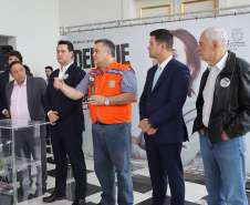 O governador Carlos Massa Ratinho Junior afirmou nesta quarta-feira (18) que o Paraná está em guerra contra a dengue. Ele convocou a população a colaborar no combate ao mosquito transmissor da doença para evitar o risco de uma grande epidemia no Estado. Em encontro no Palácio Iguaçu, o governador assinou decreto que instituiu o Comitê lntersetorial de Controle da Dengue no Paraná. Foto: Arnaldo Alves/AEN