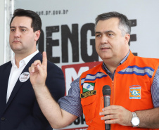 O governador Carlos Massa Ratinho Junior afirmou nesta quarta-feira (18) que o Paraná está em guerra contra a dengue. Ele convocou a população a colaborar no combate ao mosquito transmissor da doença para evitar o risco de uma grande epidemia no Estado. Em encontro no Palácio Iguaçu, o governador assinou decreto que instituiu o Comitê lntersetorial de Controle da Dengue no Paraná. Foto: Arnaldo Alves/AEN