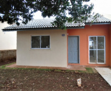 Cohapar, Caixa Econômica e prefeitura inauguraram conjunto habitacional com 128 imóveis em Santo Antônio da Platina, enquanto chaves de 47 unidades do programa Habita Paraná foram entregues à população de Cornélio Procópio. 