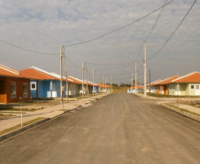 Cohapar, Caixa Econômica e prefeitura inauguraram conjunto habitacional com 128 imóveis em Santo Antônio da Platina, enquanto chaves de 47 unidades do programa Habita Paraná foram entregues à população de Cornélio Procópio. 