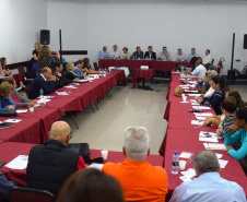 A versão inicial do Plano Estadual de Saúde (PES) foi disponibilizada nesta quinta-feira (19) aos integrantes do Conselho Estadual de Saúde (CES) durante a última reunião do ano do grupo. O plano vai balizar a política pública na área para o período de 2020 a 2023, já com o orçamento elaborado e as propostas desta gestão. Também foram discutidos temas como doação de órgãos, tuberculose, HIV/AIDS e apresentadas algumas das ações que ocorrerão na operação Verão Maior.Foto:SESA