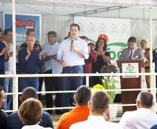 A instalação de uma indústria de alimentos vai gerar 650 empregos diretos em Cambé, na Região Metropolitana de Londrina, Norte do Paraná. O investimento de R$ 170 milhões é do Grupo Muffato e foi anunciado nesta sexta-feira (20) em evento com o governador Carlos Massa Ratinho Junior e o diretor da empresa, Everton Muffato, realizado na prefeitura de Cambé.