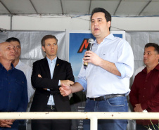 A instalação de uma indústria de alimentos vai gerar 650 empregos diretos em Cambé, na Região Metropolitana de Londrina, Norte do Paraná. O investimento de R$ 170 milhões é do Grupo Muffato e foi anunciado nesta sexta-feira (20) em evento com o governador Carlos Massa Ratinho Junior e o diretor da empresa, Everton Muffato, realizado na prefeitura de Cambé.