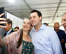 A instalação de uma indústria de alimentos vai gerar 650 empregos diretos em Cambé, na Região Metropolitana de Londrina, Norte do Paraná. O investimento de R$ 170 milhões é do Grupo Muffato e foi anunciado nesta sexta-feira (20) em evento com o governador Carlos Massa Ratinho Junior e o diretor da empresa, Everton Muffato, realizado na prefeitura de Cambé.
