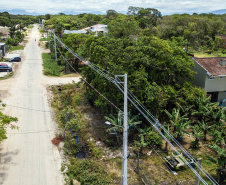 Para o Verão Maior no Paraná, foram executadas mais de cem obras de melhoria do sistema elétrico, em Paranaguá, Matinhos, Morretes, Guaratuba e outras localidades que atraem a visitação de turistas nesta época do ano. As ações incluem a substituição de 27 quilômetros de fiação, a instalação de 62 novos transformadores e de 31 religadores de rede, em municípios do litoral paranaense. 
Foto: Copel