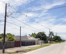 Para o Verão Maior no Paraná, foram executadas mais de cem obras de melhoria do sistema elétrico, em Paranaguá, Matinhos, Morretes, Guaratuba e outras localidades que atraem a visitação de turistas nesta época do ano. As ações incluem a substituição de 27 quilômetros de fiação, a instalação de 62 novos transformadores e de 31 religadores de rede, em municípios do litoral paranaense. 
Foto: Copel