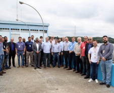 Visita do Comitê do Smart Energy à usina fotovoltaica flutuante da Sanepar. Foto: Sanepar