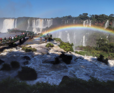 O Parque Nacional do Iguaçu, em Foz do Iguaçu, maior atrativo turístico do Paraná, recebeu 2.020.358 turistas em 2019. É o recorde de visitações na unidade de conservação e a primeira vez da história em que as catracas giraram mais de dois milhões de vezes.

04/2019 - Foz do Iguaçu - Cataratas Foto: José Fernando Ogura/AEN