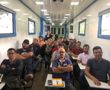 O ano de 2020 começa com os cursos das Carretas do Conhecimento percorrendo novos municípios. Nesta segunda-feira (06), as unidades móveis iniciam as aulas de qualificação profissional  em Astorga (curso de Confecção), Sertanópolis (Confecção), Mariópolis (Instalações Elétricas); Pontal do Paraná (Mecânica Automotiva); Ampére (Mecânica Básica); Campina Grande do Sul (Panificação) e Santa Terezinha do Itaipu (Refrigeração). Foto:SEJUF