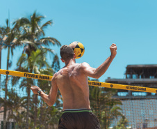 O esporte chegou na operação Verão Maior para agitar e esquentar ainda mais o clima nas areias do Litoral paranaense. Muitas atividades esportivas, recreativas e de entretenimento são ofertadas aos turistas, veranistas e a comunidade local a partir de quarta-feira (08). As atividades são coordenadas pela Superintendência Estadual do Esporte. Foto: Thiago Chas/Esporte Paraná