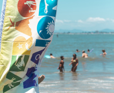 O esporte chegou na operação Verão Maior para agitar e esquentar ainda mais o clima nas areias do Litoral paranaense. Muitas atividades esportivas, recreativas e de entretenimento são ofertadas aos turistas, veranistas e a comunidade local a partir de quarta-feira (08). As atividades são coordenadas pela Superintendência Estadual do Esporte.Foto: Thiago Chas/Esporte Paraná