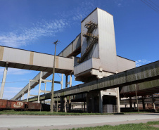 Janeiro é mês em que a produção se desenvolve no campo e a empresa pública Portos do Paraná aproveita para fazer manutenções e se preparar para movimentar a produção quando chegar o período de safra. Os silos públicos e as estruturas de uso comum aos terminais operadores do Corredor de Exportação do Porto de Paranaguá passam por uma revisão para operar a todo vapor, em 2020.Foto: Claudio Neves/Portos do Paraná