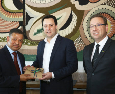 Governador Carlos Massa Ratinho Jr recebe visita do embaixador de Bangladesh Mohmmed Zulfiqar Rahman. -  Curitiba,17/06/2019 Foto:Jaelson Lucas / ANPr