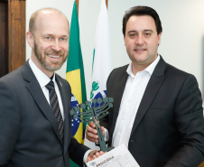 Governador Carlos Massa Ratinho Junior recebe o embaixador da Finlândia, Jouko Leinonen. Curitiba,01/10/2019.