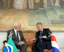 Vice-governador Darci Piana recebe o embaixador da Holanda Kees van Rij no Palácio Iguaçu.Curitiba,02/05/2019 Foto:Jaelson Lucas / AEN