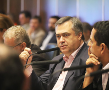 O vice-governador Darci Piana, coordenou a 1a reunião do secretariádo de 2020. N/F: secretário de Saúde Beto Preto apresenta dados sobre a dengue.
Curitiba, 14-01-20.
Foto: Arnaldo Alves / AEN