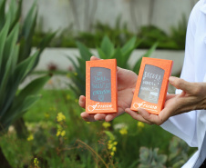 O Banco da Mulher Paranaense, programa gerenciado pela Fomento Paraná, completou três meses em dezembro colecionando bons indicadores.Na foto, empresa especializada na impressão de adesivos comestíveis em chocolates. Foto: José Fernando Ogura/AEN