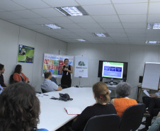 Dirigentes e técnicos do Serviço Social Autônomo (Paranacidade) apresentaram nesta quinta-feira (16) a integrantes da Comissão de Voluntárias em Prol de Cidades Mais Inclusivas para as Mulheres, do Conselho de Urbanismo e Arquitetura do Paraná, Programas de Ação a Secretaria do Desenvolvimento Urbano e de Obras Públicas e do Paranacidade, com vistas à promoção do desenvolvimento urbano no Estado.