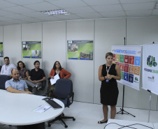 Dirigentes e técnicos do Serviço Social Autônomo (Paranacidade) apresentaram nesta quinta-feira (16) a integrantes da Comissão de Voluntárias em Prol de Cidades Mais Inclusivas para as Mulheres, do Conselho de Urbanismo e Arquitetura do Paraná, Programas de Ação a Secretaria do Desenvolvimento Urbano e de Obras Públicas e do Paranacidade, com vistas à promoção do desenvolvimento urbano no Estado.