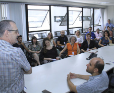 Dirigentes e técnicos do Serviço Social Autônomo (Paranacidade) apresentaram nesta quinta-feira (16) a integrantes da Comissão de Voluntárias em Prol de Cidades Mais Inclusivas para as Mulheres, do Conselho de Urbanismo e Arquitetura do Paraná, Programas de Ação a Secretaria do Desenvolvimento Urbano e de Obras Públicas e do Paranacidade, com vistas à promoção do desenvolvimento urbano no Estado.