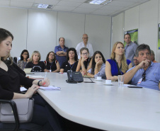 Dirigentes e técnicos do Serviço Social Autônomo (Paranacidade) apresentaram nesta quinta-feira (16) a integrantes da Comissão de Voluntárias em Prol de Cidades Mais Inclusivas para as Mulheres, do Conselho de Urbanismo e Arquitetura do Paraná, Programas de Ação a Secretaria do Desenvolvimento Urbano e de Obras Públicas e do Paranacidade, com vistas à promoção do desenvolvimento urbano no Estado.