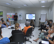 Dirigentes e técnicos do Serviço Social Autônomo (Paranacidade) apresentaram nesta quinta-feira (16) a integrantes da Comissão de Voluntárias em Prol de Cidades Mais Inclusivas para as Mulheres, do Conselho de Urbanismo e Arquitetura do Paraná, Programas de Ação a Secretaria do Desenvolvimento Urbano e de Obras Públicas e do Paranacidade, com vistas à promoção do desenvolvimento urbano no Estado.