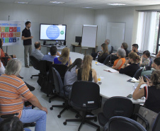 Dirigentes e técnicos do Serviço Social Autônomo (Paranacidade) apresentaram nesta quinta-feira (16) a integrantes da Comissão de Voluntárias em Prol de Cidades Mais Inclusivas para as Mulheres, do Conselho de Urbanismo e Arquitetura do Paraná, Programas de Ação a Secretaria do Desenvolvimento Urbano e de Obras Públicas e do Paranacidade, com vistas à promoção do desenvolvimento urbano no Estado.
