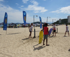 As duchas ecológicas instaladas pela Sanepar no Litoral, nas praias de Guaratuba, Matinhos e Pontal do Paraná, fazem sucesso entre os turistas e a população local. Ao longo da orla, estão à disposição dos banhistas 47 duchas em 11 pontos fixos e em dois pontos móveis. Foto:Sanepar