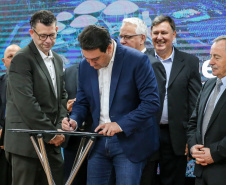 O Governador Carlos Massa Ratinho Junior lança nesta sexta-feira (17/01) o  projeto de transformação de subprodutos da agropecuária e da agroindústria em energias renováveis, no Biopark em Toledo. Serão implantadas uma usina de biometano (combustível veicular) e duas de geração de energia elétrica, a partir de dejetos suínos. Toledo, 17/01/2020 -  Foto: Geraldo Bubniak/AEN