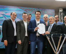 O Governador Carlos Massa Ratinho Junior lança nesta sexta-feira (17/01) o  projeto de transformação de subprodutos da agropecuária e da agroindústria em energias renováveis, no Biopark em Toledo. Serão implantadas uma usina de biometano (combustível veicular) e duas de geração de energia elétrica, a partir de dejetos suínos. Toledo, 17/01/2020 -  Foto: Geraldo Bubniak/AEN