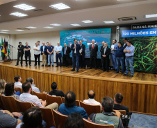 O Governador Carlos Massa Ratinho Junior lança nesta sexta-feira (17/01) o  projeto de transformação de subprodutos da agropecuária e da agroindústria em energias renováveis, no Biopark em Toledo. Serão implantadas uma usina de biometano (combustível veicular) e duas de geração de energia elétrica, a partir de dejetos suínos. Toledo, 17/01/2020 -  Foto: Geraldo Bubniak/AEN