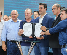 A Companhia de Saneamento do Paraná (Sanepar) vai investir R$ 152 milhões nos sistemas de água e de esgoto sanitário de Toledo, na Região Oeste. O valor será aplicado nos próximos cinco anos, conforme anúncio feito pelo governador Carlos Massa Ratinho Junior nesta sexta-feira (17), que cumpriu agenda no município. Toledo, 17/01/2020 -  Foto: Geraldo Bubniak/AEN