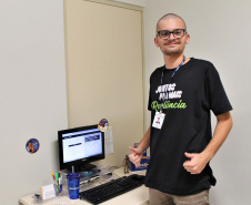 Lucas Viana Castilho, 17 anos, foi aprovado em Ciências Contábeis. Natural de São Paulo e residente de Curitiba há dois anos, sempre estudou em escolas públicas. Para se preparar para o vestibular da UFPR, também contou com o auxílio de um cursinho solidário tocado aos fins de semana e feriados por estudantes e ex-estudantes da universidade. Foto:SEED