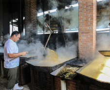 Produção de açucar mascavo e de melado de açúcar mascavo de cana-de-açúcar produzido pela familia do produtor Gilberto Hass  em Capanema, no sudoeste do Paraná.  Capanema - 16/01/2020 - Foto: Geraldo Bubniak/AEN