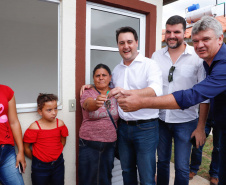 O governador Carlos Massa Ratinho Junior entrega  200 casas a famílias de Jaguariaíva. 