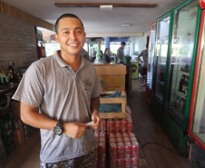 Ilha do Mel - Jhonatan Ribeiro, comerciante. Paranaguá, 10-01-20.Foto: Arnaldo Alves / AEN.