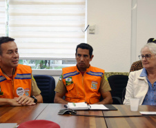 A Defesa Civil realizou nesta quarta-feira (22) videoconferência sobre a instalação de gabinetes de crise e decretação de situação de emergência para representantes de municípios de todas as regiões do Paraná. Foi na sede da Secretaria da Saúde do Paraná, como parte das ações do Comitê Intersetorial de Controle da Dengue.Foto:SESA