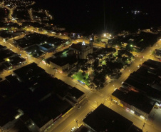 Trabalho de troca das 2.428 luminárias em Wenceslau Braz foi feito com recursos do Programa de Eficiência Energética da Copel, regulado pela Agência Nacional de Energia Elétrica (Aneel).
Foto: Copel