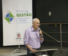 Um novo grupo de 35 servidores públicos estaduais está participando do curso de integração funcional para iniciar suas atividades no quadro executivo do poder estadual. A Escola de Gestão do Paraná preparou a formação - que tem 40 horas de duração – e visa apresentar aos novos servidores as diferentes instâncias do executivo estadual. Foto:
Carlos Winnikes/SEAP

